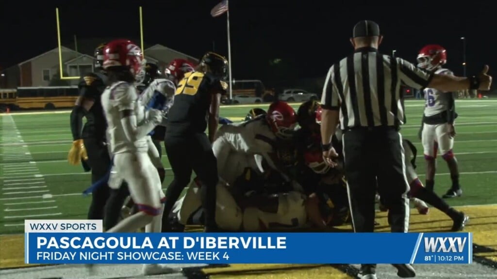 D'iberville Remains Undefeated On The Year With 35 14 Homecoming Victory Over Pascagoula