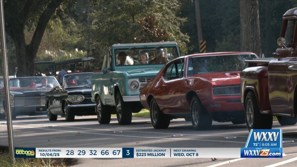 Cruisin' The Coast Continues In Diamondhead With Blessing Of The Classics