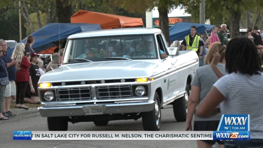 Cruisers Come Out For Long Beach Cruisin’ The Coast Parade