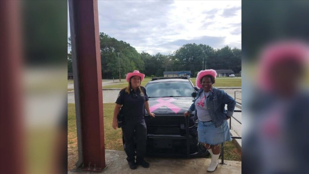 Cruiser Supporting Breast Cancer Survivors