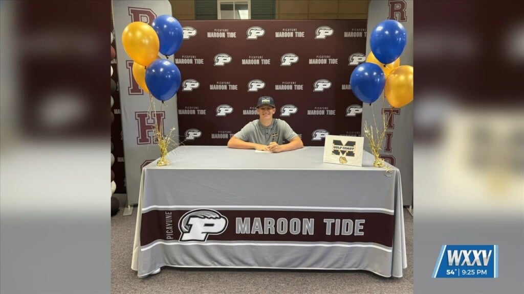 Colt Robertson Signs Baseball Scholarship With Mgccc