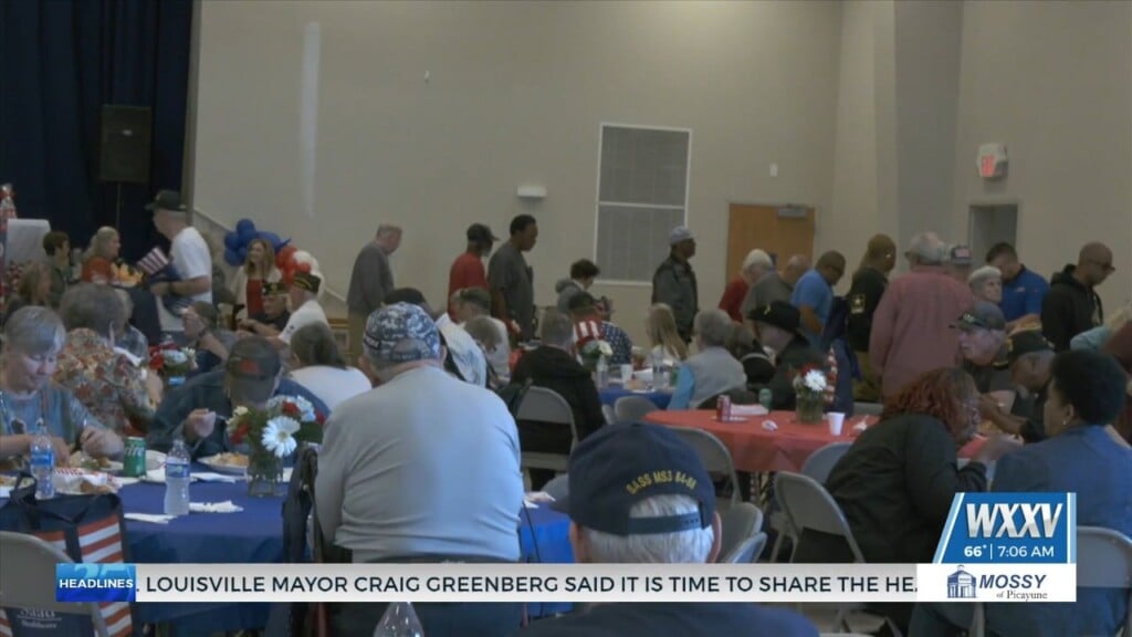 Celebrating Veterans Day At D’iberville Community Center