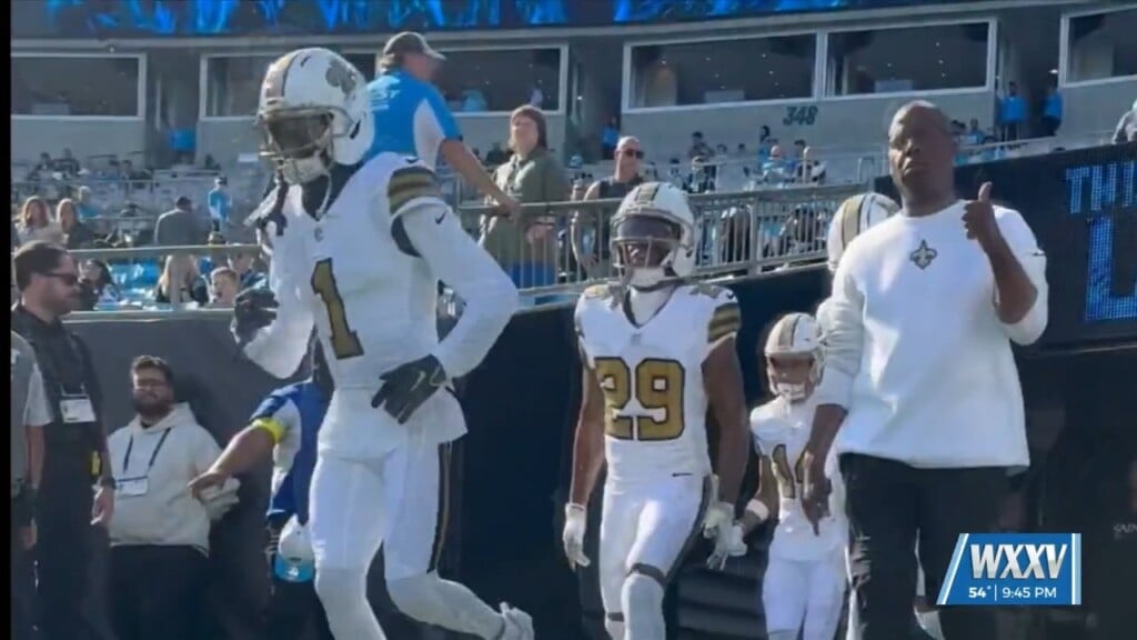 The New Orleans Saints Win Their Second Game Of The Year 17 7 Over The Carolina Panthers.