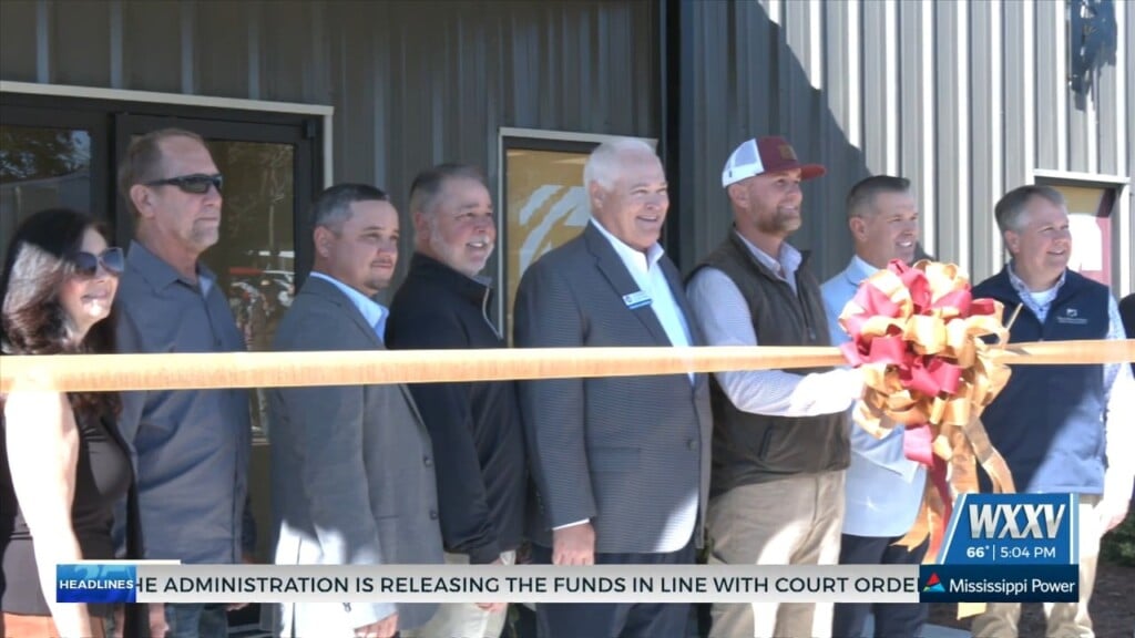 Pearl River Community College Cuts Ribbon On New Utility Lineman Tech Building