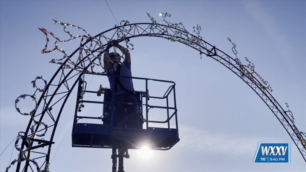 Crews Working Ahead Of Harbor Lights Fest