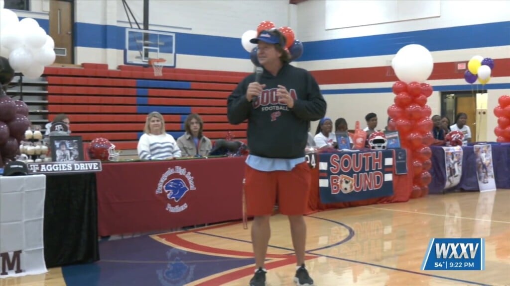 Pascagoula Football Celebrates Their Biggest Signing Class Yet!