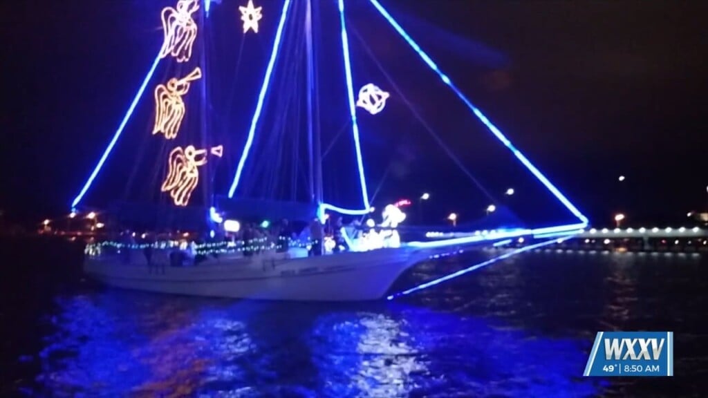 Biloxi Christmas On The Water Parade