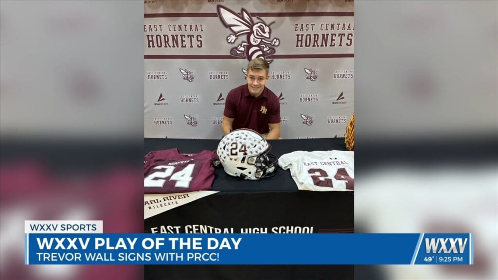 East Central's Trevor Wall Signs With Pearl River Community College