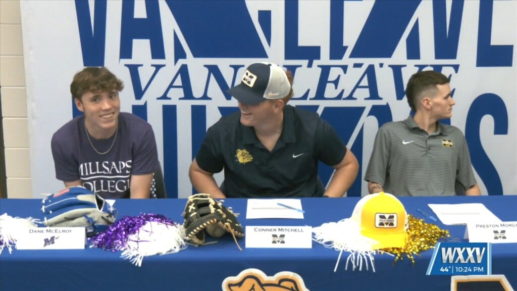 Vancleave Baseball Signs Three To The Next Level!
