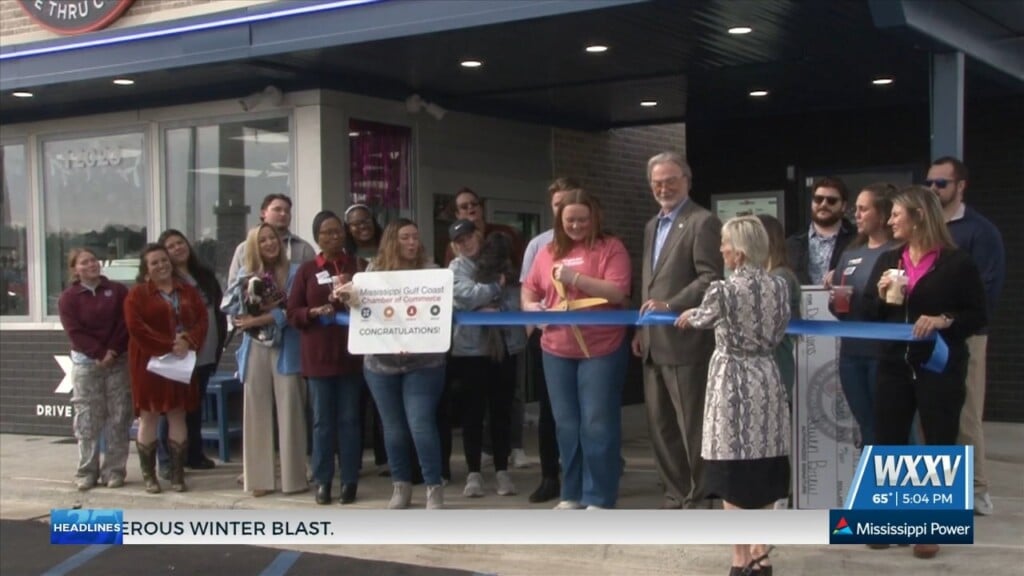 7 Brew Officially Cuts The Ribbon On Gulfport Location