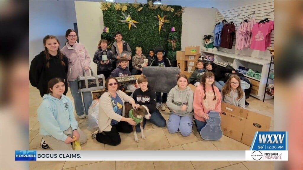 Lizana Elementary Journey Students Deliver Pet Supplies