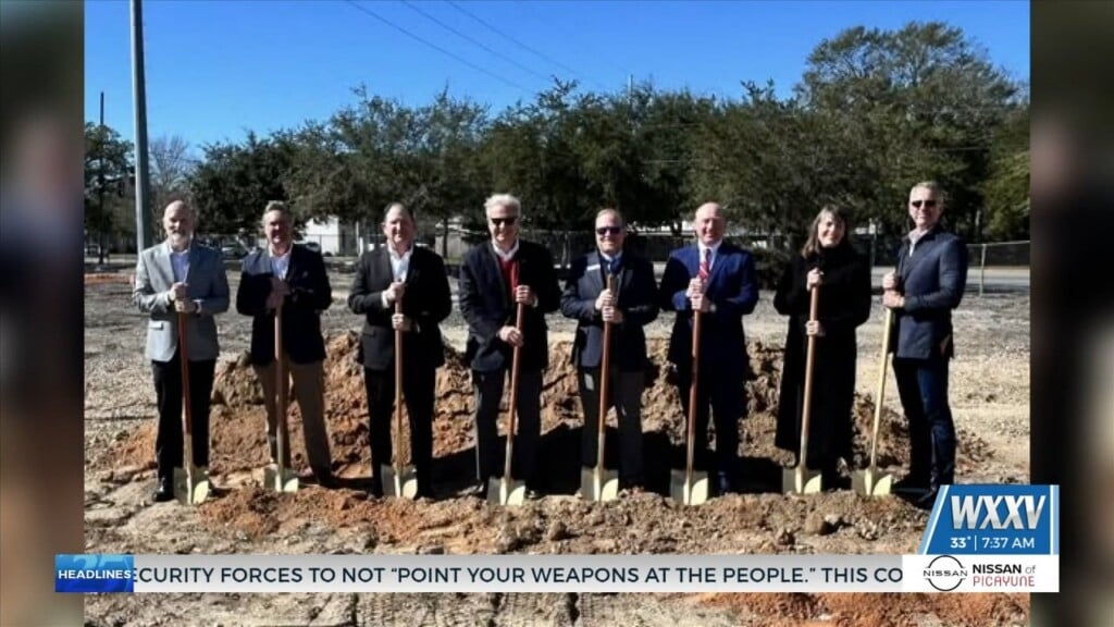 Groundbreaking On New Renasant Bank In Pascagoula