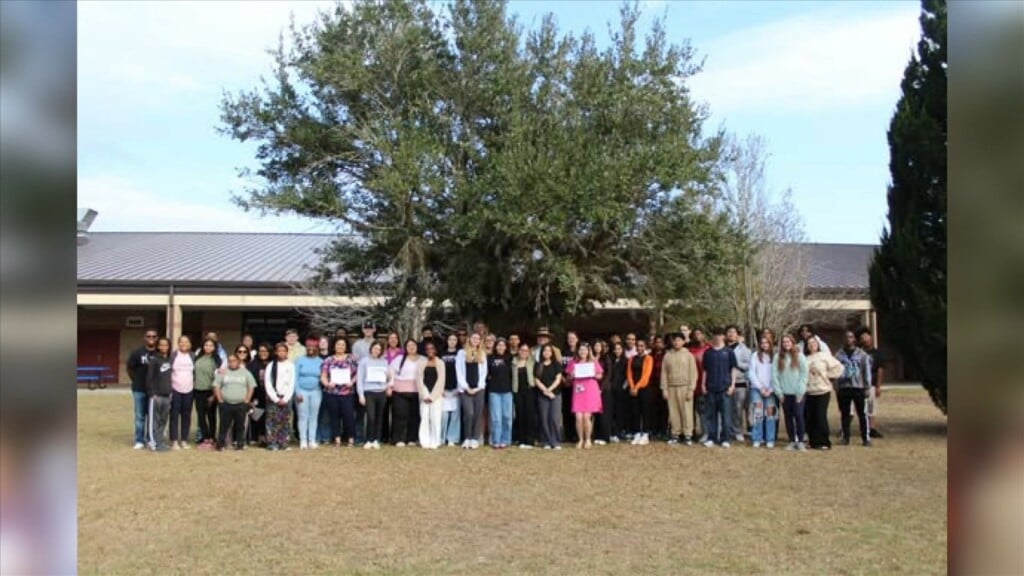 Gautier High Hope Squad Holds Tree Dedication Ceremony