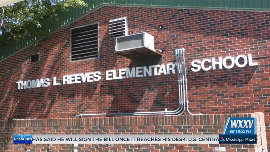 Long Beach School District Restructuring Elementary Schools