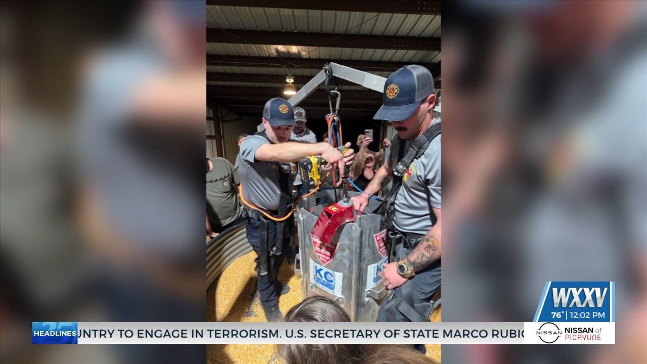Jackson County Firefighters practice grain bin rescues - WXXV News 25