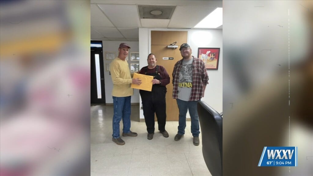 Ocean Springs City Leaders Complete Donation To Residents Impacted By Winter Storm
