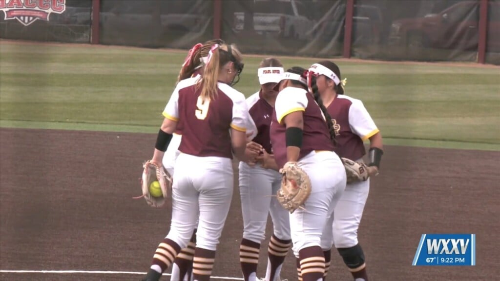 No. 1 Prcc Softball Sweeps Mgccc With Close 1 0 And 4 3 Double Header