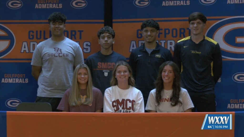 Seven Gulfport Admirals Sign To Continue Their Soccer Careers!