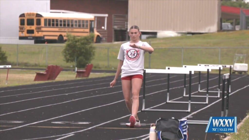 Introducing Our Wxxv Student Athlete Of The Week, D'iberville's Kaelyn "kk" Mckenzie!