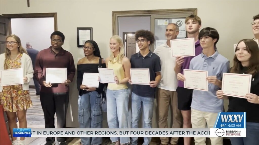 Coast Seniors Receive College Scholarships From Alphacare Urgent Care