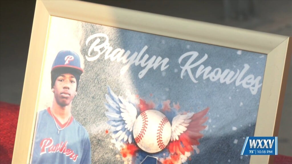 Pascagoula Baseball Downs Gautier, Honors Teammate Braylyn Knowles