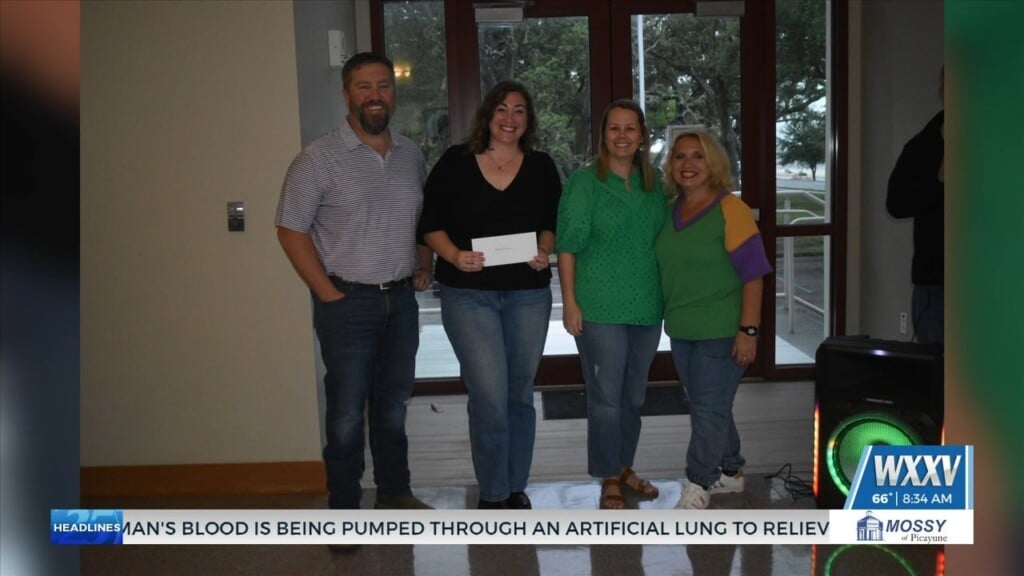 Carnival Association Of Long Beach Gives Back To Community