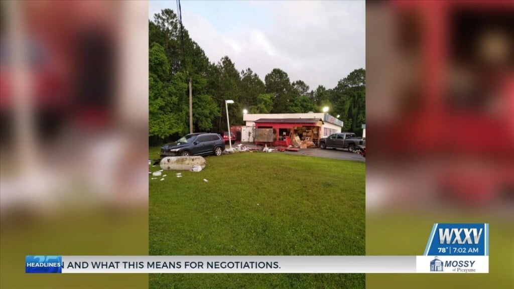 Car Runs Into Restaurant In Moss Point