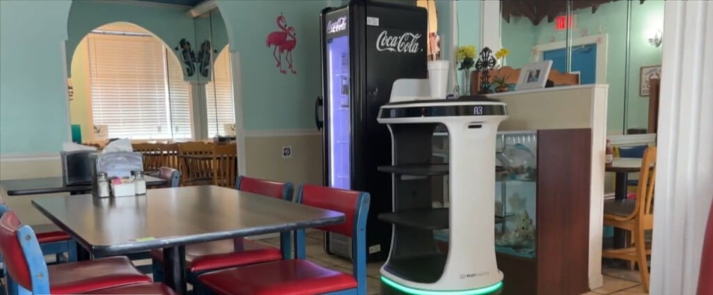 Ocean Springs Restaurant Introduces New Robot Server