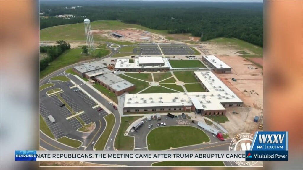 Crews Putting Finishing Touches On New Stone High School Campus