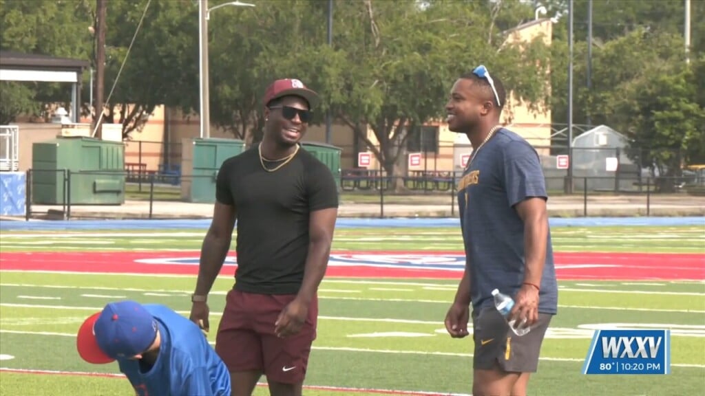 Pascagoula Greats Sean Smith Jr. And Keilon Parnell Give Back At Panther Cub Clinic!
