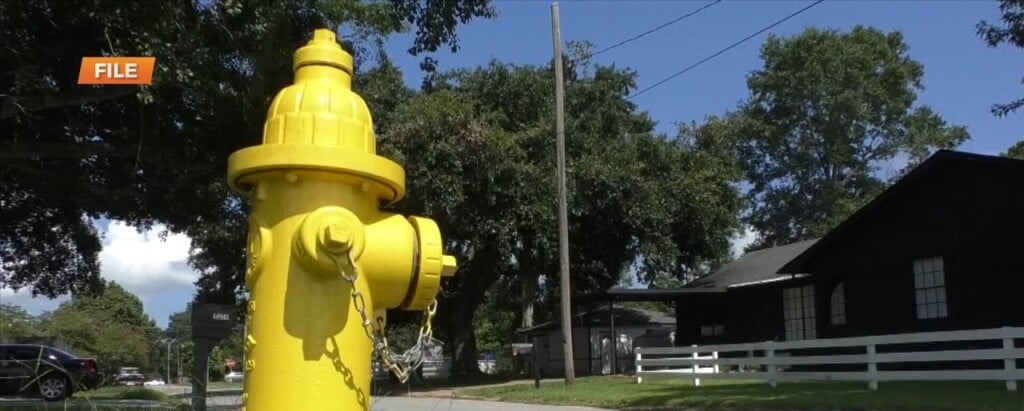 Wiggins Fire Department Testing Fire Hydrants