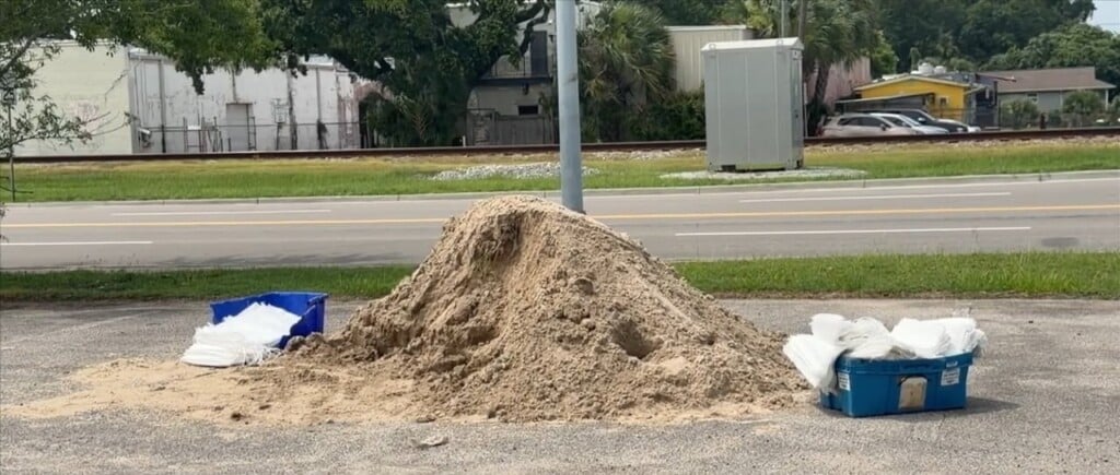City Of Biloxi Opens Three Sand Bag Locations