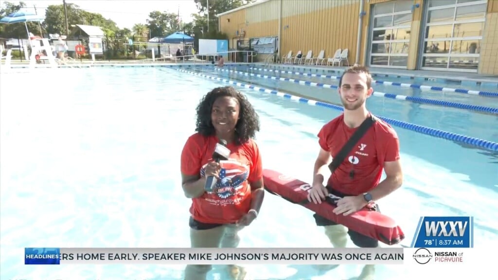 Wxxv’s Asia Ellis Tests The New Pool At The Ymca In Ocean Springs