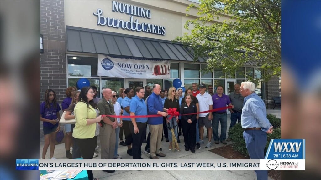 City Officials Hold Ribbon Cutting For Nothing Bundt Cake In D’iberville
