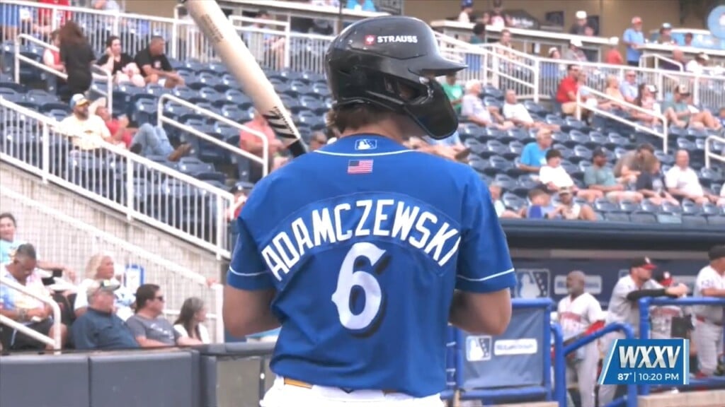Biloxi Shuckers Rally Past Lookouts 7 3 To Take Series Lead
