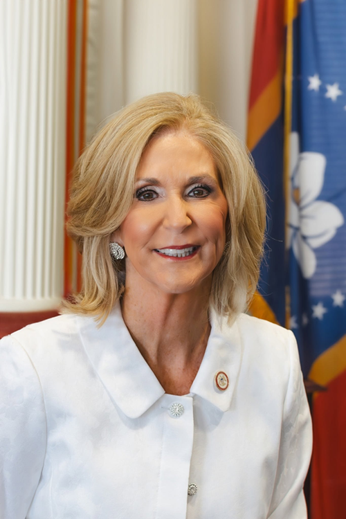 Lynn Fitch