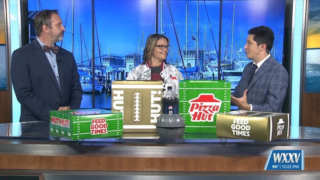 Pizza Hut Offering Tailgating Deals For Football Season