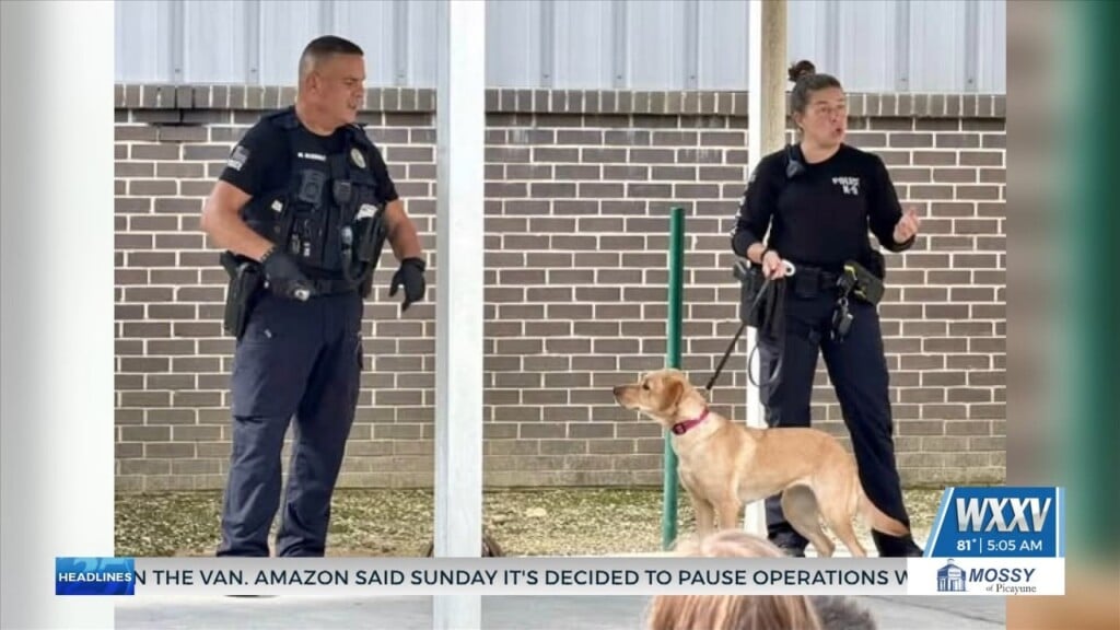 Two Picayune K9 Officers Visit Elementary School