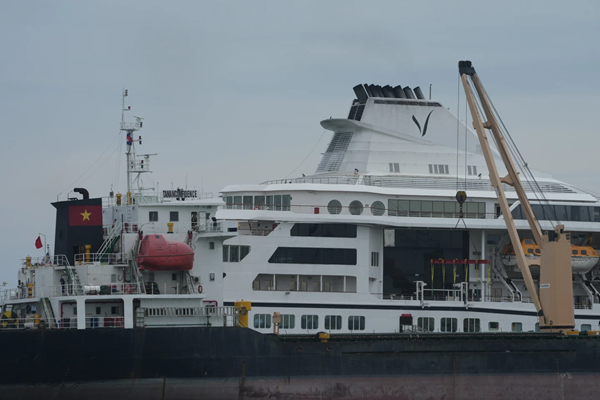 Cruise Ship