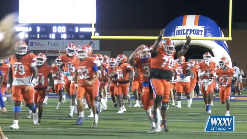 Gulfport Claims Back To Back Regional Championship After Defeating D'iberville 28 24