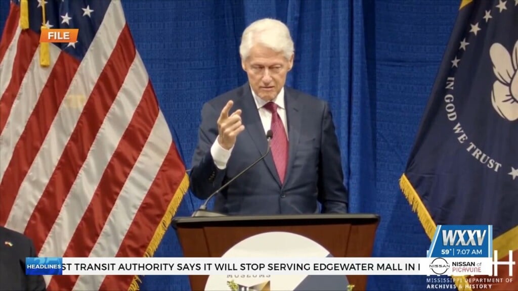 Former President Bill Clinton Campaigning For Colom In Tupelo