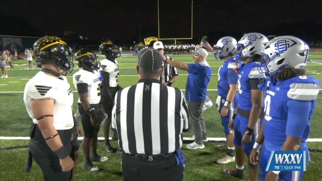 D'iberville Remains Undefeated Through Week Seven With 35 14 Win Over Ocean Springs