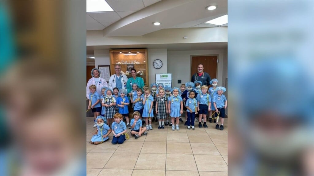 Resurrection Catholic Kindergartners Visit Singing River Pascagoula Hospital