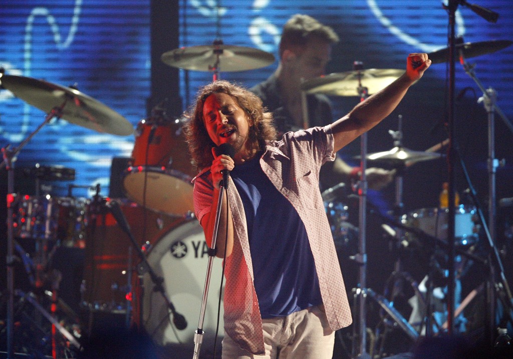 Eddie Vedder Of Pearl Jam Performs At The Taping Of The Third Annual Vh1 Rock Honors: The Who Concert In Los Angeles